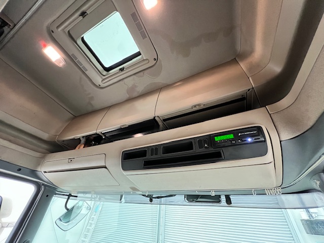 Scania R420 6×2 Midlift Topline Tractor Unit