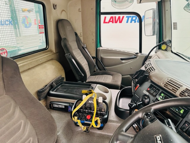 DAF CF75 310 Rear Lift Day Cab Dropside Brick Grab