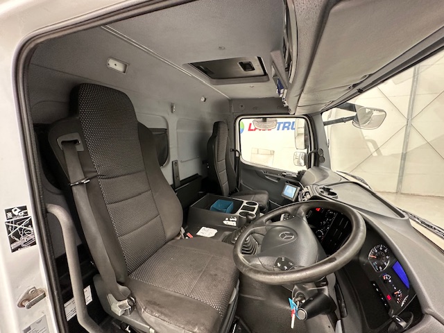 Mercedes Axor 1824 Day Cab Box Van