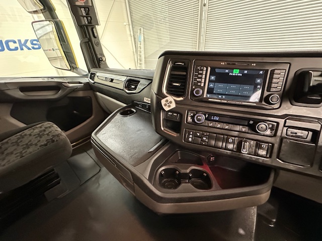 Scania S450 6×2 Midlift Highline Tractor Unit