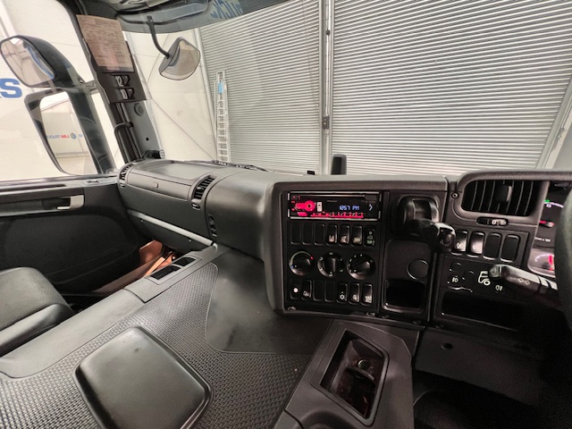 Scania P250 4×2 Sleeper Cab Fridge Box