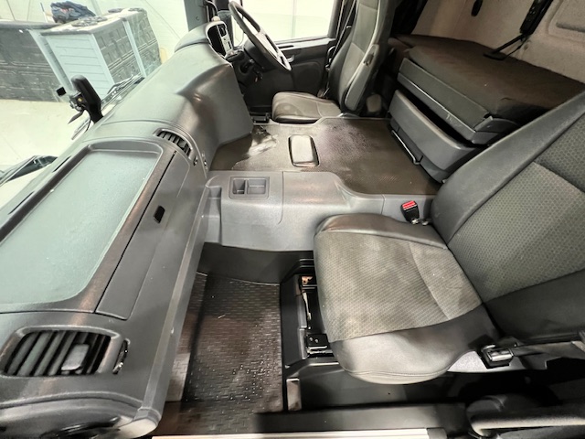 Scania P250 4×2 Sleeper Cab Fridge Box
