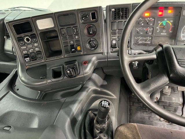 Scania 114 340 6×2 Sleeper Cab Beavertail