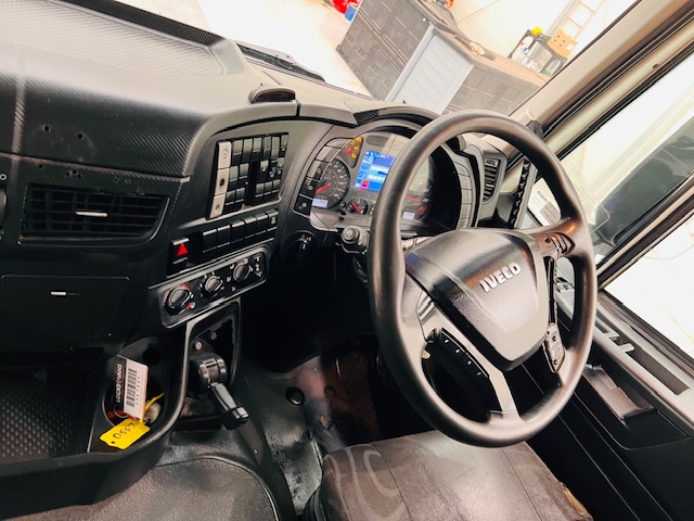 Iveco Stralis 310 AT Euro 6 6×2 Box Van