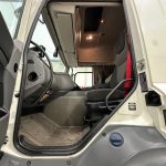 DAF CF 330 6×2 Rear Lift Sleeper Cab Curtainsider - thumbnail