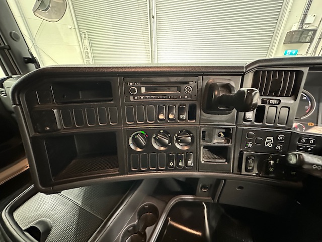 Scania R450 6×2 Midlift Highline Tractor Unit