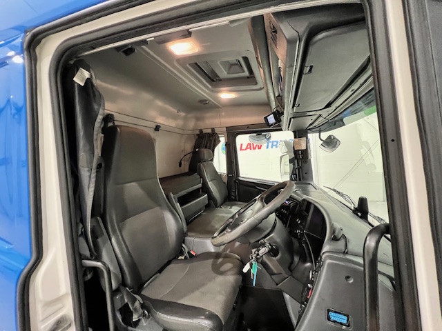 Scania P250 4×2 Sleeper Cab Fridge Box