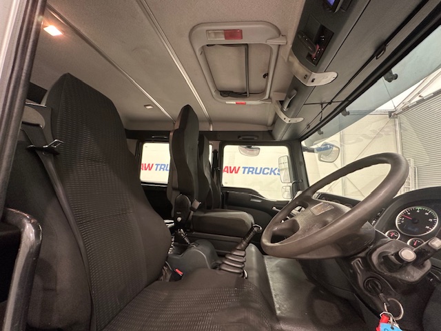MAN TGL 12.220 Crew Cab Tilt and Slide