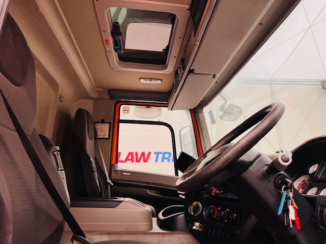 DAF CF75 310 6×2 Rear Lift Day Cab Curtainsider
