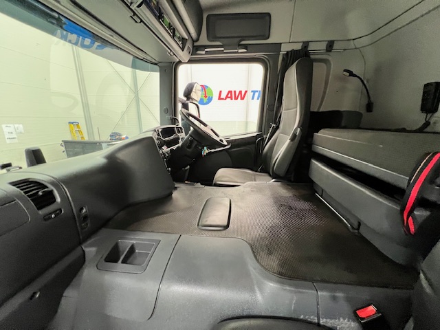 Scania P250 4×2 Sleeper Cab Fridge Box