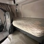 DAF CF 310 Sleeper Cab Curtainsider - thumbnail