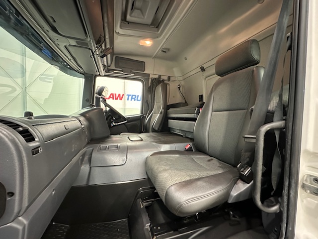 Scania P250 4×2 Sleeper Cab Fridge Box
