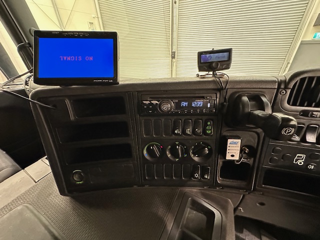 Scania P420 8×4 Sleeper Cab Vacuum Tanker
