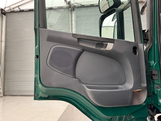 Scania P250 4×2 Sleeper Cab Box Van