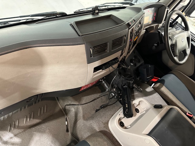 Volvo FL 240 4×2 Day Cab Box Van