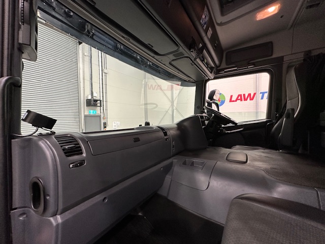 Scania P250 4×2 Sleeper Cab Fridge Box