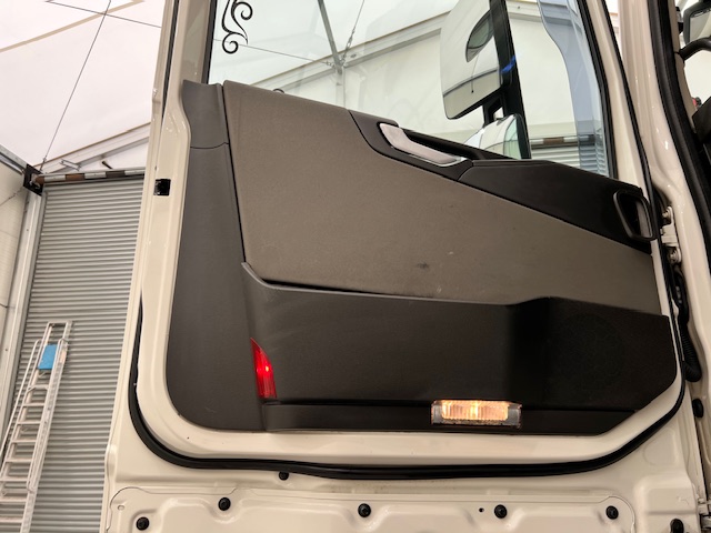 Volvo FH 500 6×2 Sleeper Cab Midlift Tractor Unit