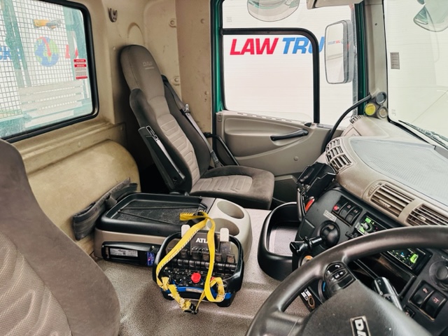 DAF CF75 310 Rear Lift Day Cab Dropside Brick Grab