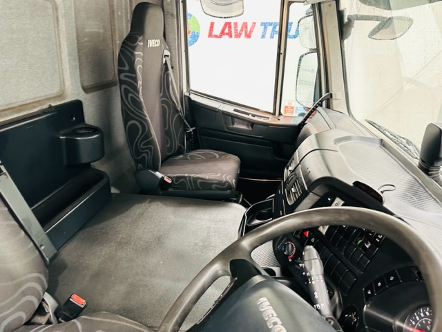 Iveco Stralis 310 AT 6×2 Box Van