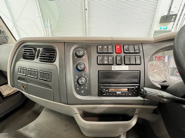 DAF LF 260 4×2 Rest Cab Tractor Unit