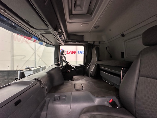 Scania P250 4×2 Sleeper Cab Fridge Box