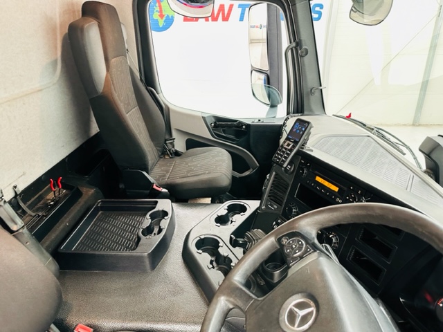 Mercedes Actros 1824 Day Cab Curtainsider