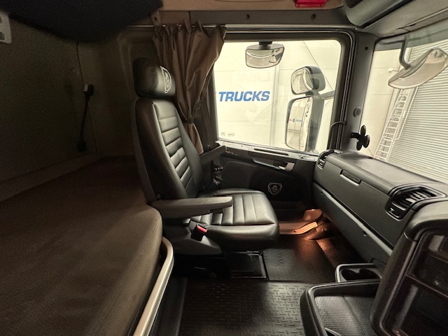 Scania R450 6×2 Midlift Highline Tractor Unit