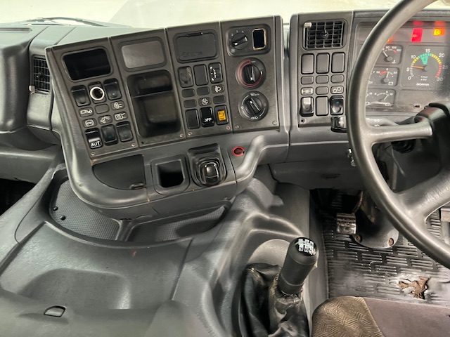 Scania 114 340 6×2 Sleeper Cab Beavertail