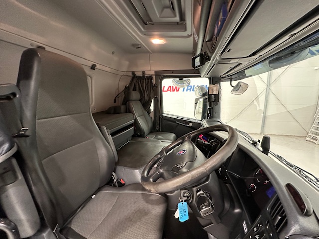 Scania P250 4×2 Sleeper Cab Fridge Box