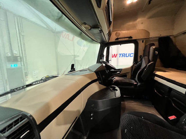 Mercedes Actros 2545 6×2 Midlift Tractor Unit
