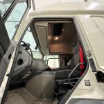 DAF CF 330 6×2 Rear Lift Sleeper Cab Curtainsider - thumbnail