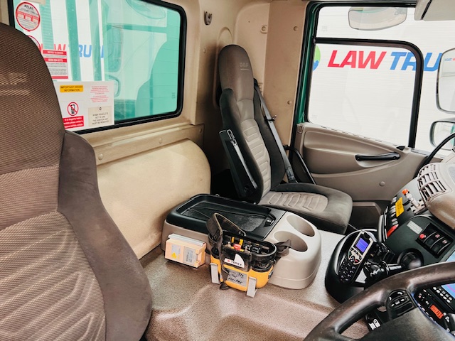 DAF CF75 310 Rear Lift Day Cab Dropside Brick Grab