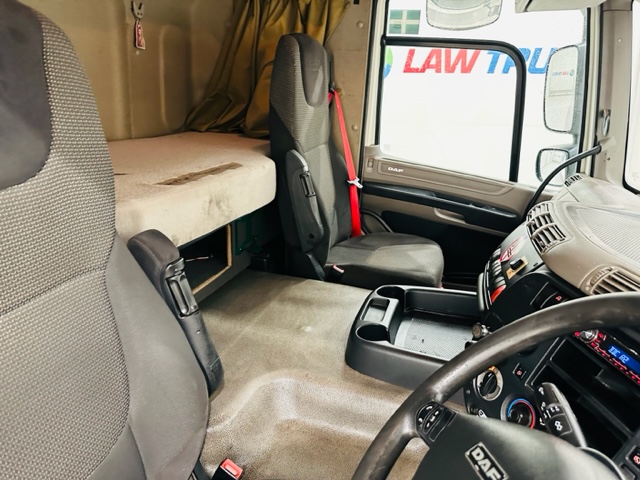 DAF CF75 310 6×2 Rear Lift Sleeper Cab Curtainsider