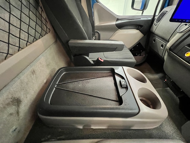 DAF LF 180 Day Cab Dropside with Tail Lift