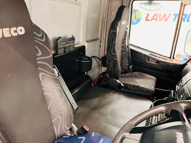 Iveco Stralis 310 AT 6×2 Box Van