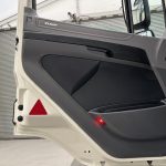 DAF CF 330 6×2 Rear Lift Sleeper Cab Curtainsider - thumbnail