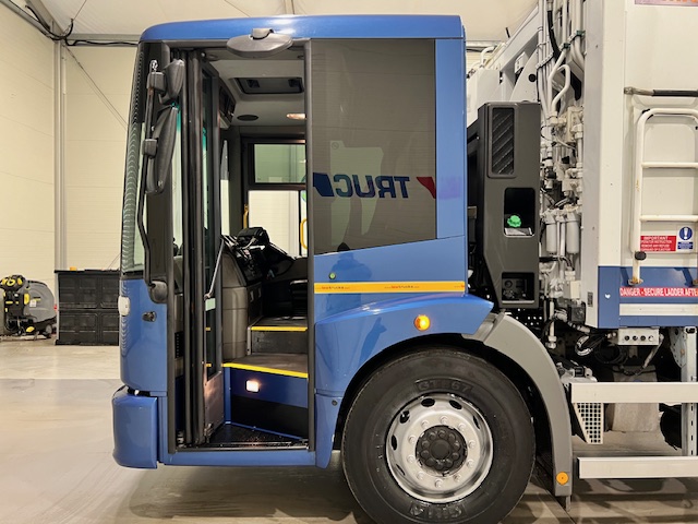 Mercedes Econic 2630 6×2 Refuse Bin Lorry