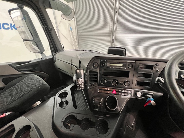 Mercedes Actros 2532 6×2 Rear Lift Day Cab Fridge Box