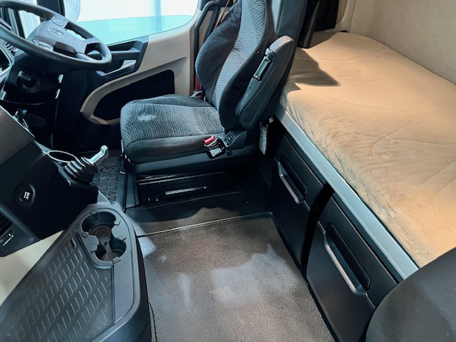 Mercedes Actros 2545 6×2 Midlift Tractor Unit