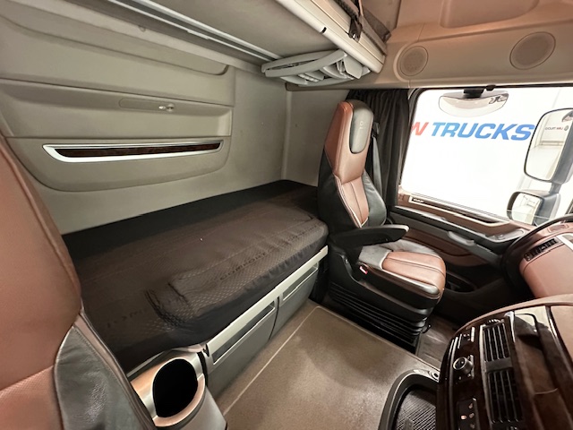 DAF XF 530 6×2 Midlift Tractor Unit