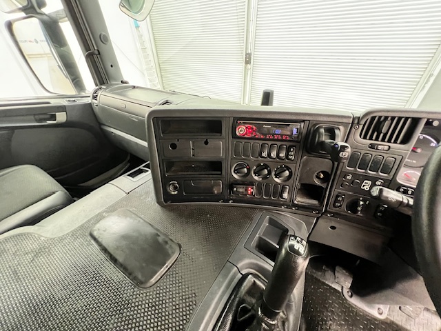 Scania P320 6×2 10 Tyre Sleeper Cab Dropside