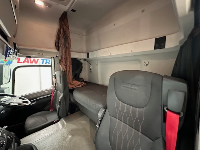 DAF CF 340 6×2 Sleeper Cab Rear Lift Dropside