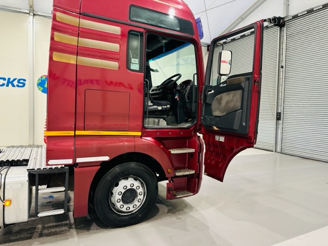 MAN TGA 18.480 XXL 4×2 Tractor Unit