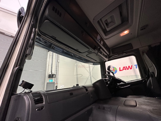 Scania P250 4×2 Sleeper Cab Fridge Box