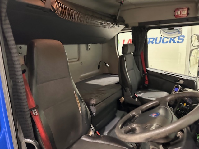 Scania R420 6×2 Rear Lift Brick Grab Drawbar