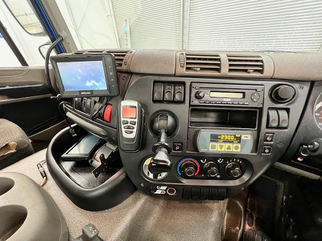 DAF CF85 360 8×4 Day Cab Hookloader