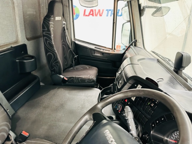Iveco Stralis 310 AT 6×2 Box Van