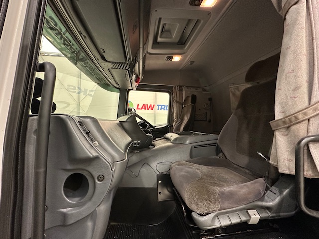 Scania P94 230 Sleeper Cab Curtainsider