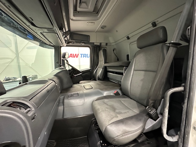 Scania P250 4×2 Sleeper Cab Fridge Box