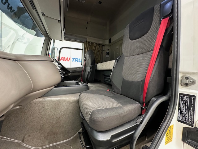 DAF CF85 460 6×2 Midlift Tractor Unit